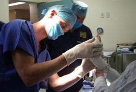 Volontär utomlands - Medicin & Hälsa Volontärarbete utomlands-volontär i operationssal