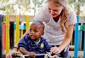 Volontär med barn, ungdomar och äldre : Kenya Volontär med barn, ungdomar och äldre : Kenya